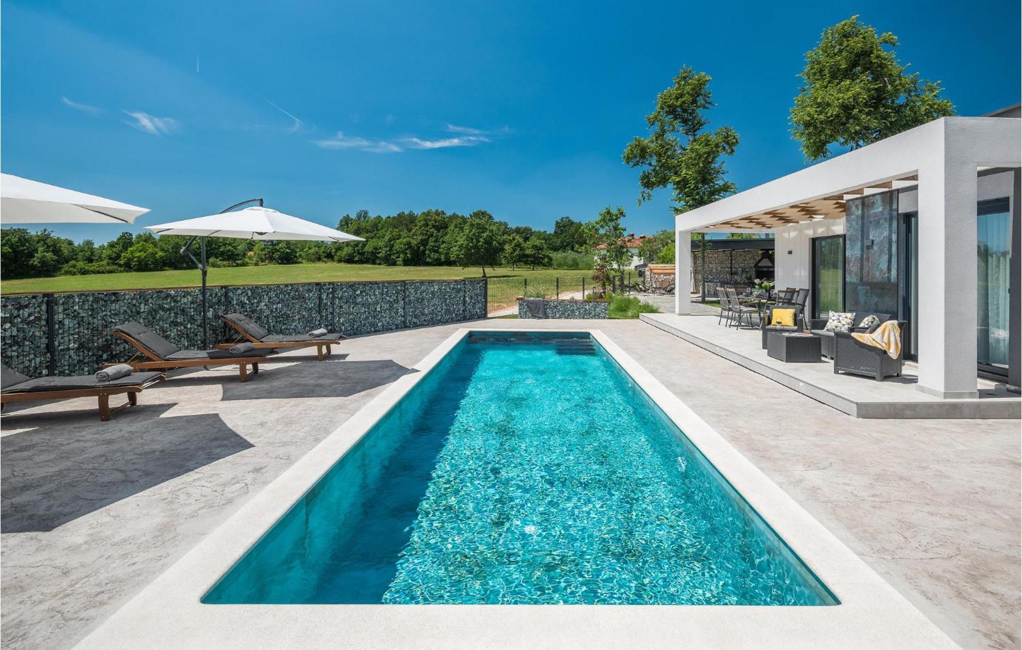 Beautiful Home In Tinjan With Jacuzzi Exteriör bild